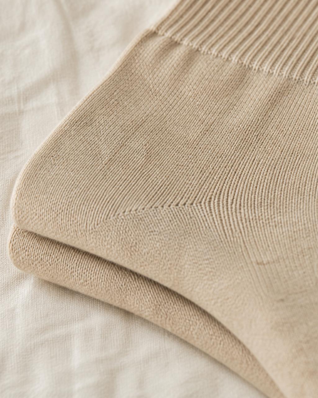 Close-up of the organic cotton crew sock knit and cuff